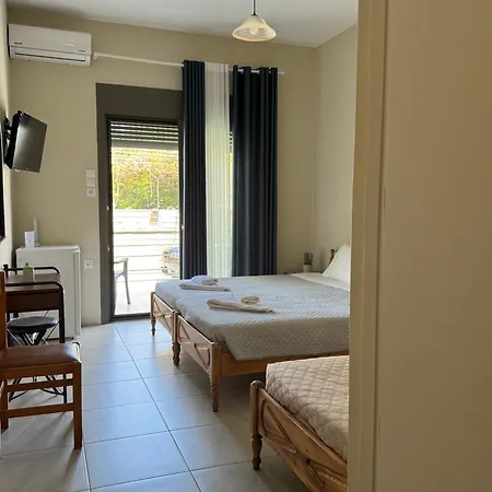 Gazde/Camere de închiriat Maria's *